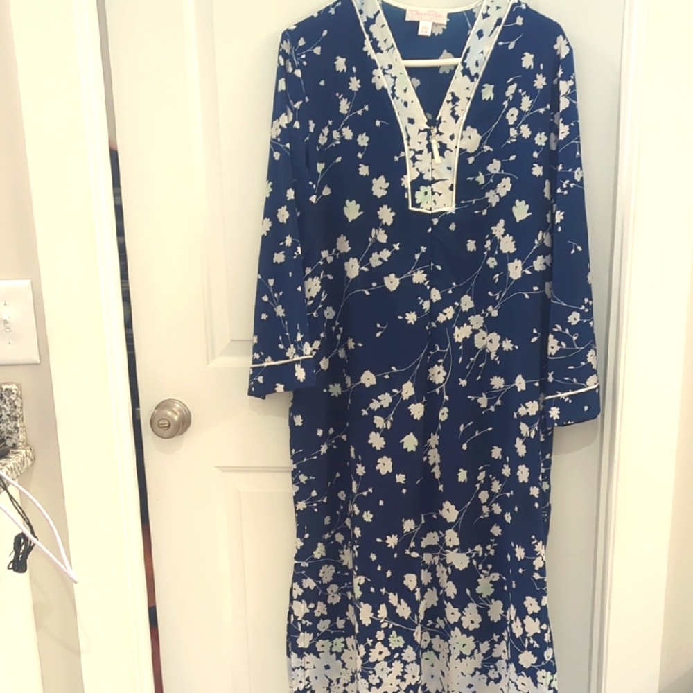 Oscar de la Renta Pink Label Blue and White Floral Robe Kaftan Caftan Mumu Gown